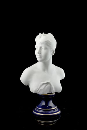 Alexandre Duverger (1888) Busto di Diana in biscuit (alt. cm 26) poggiante su...