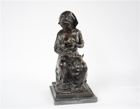 Scuola del sec. XIX/XX "Madre che alatta" scultura in bronzo (h cm 53) su...