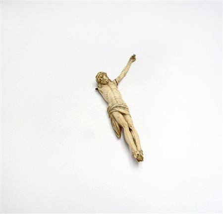 Cristo crocifisso in avorio, sec. XIX (h cm 24)(difetti e mancanze)