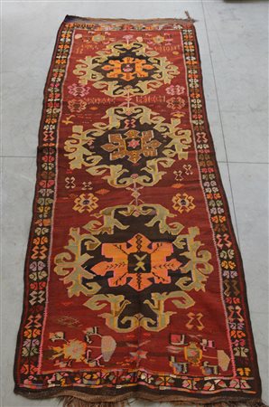 [Tappeto] Tappeto Kilim Karabagh, Caucaso, inizio sec. XX. Disegno a tre...