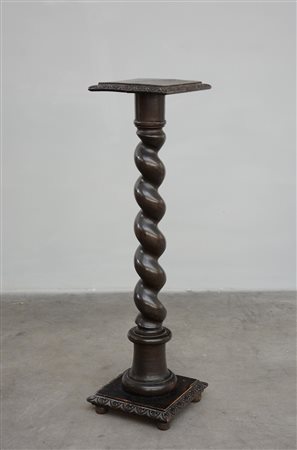 Colonna portavasi in legno con montante a torciglione (h cm 108)(difetti)