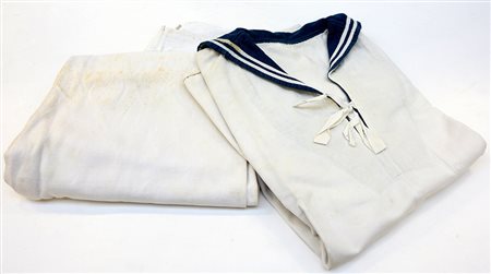 Casacca e pantaloni bianchi da marinaio della Regia Marina. Italia, Prima...