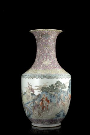 Grande vaso in porcellana decorato in policromia con scena continua di...