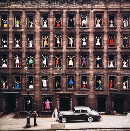 ORMOND GIGLI 1925 Girls in the windows, 1960 Fotografia stampa cromogenica,...