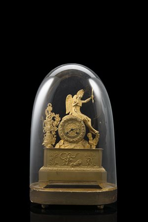 MERCIER H.R A TURINPendola in bronzo dorato decorata con soggetto allegorico...