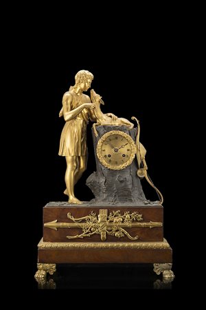 ANONIMO, FRANCIAPendola in bronzo dorato decorata con allegoria della caccia,...