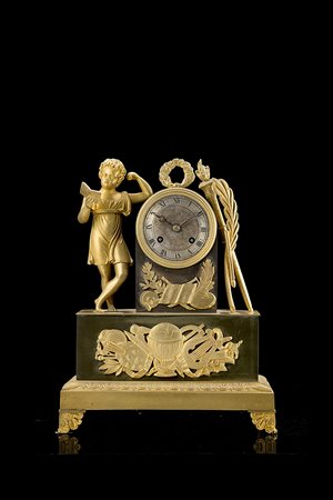 ANONIMO, FRANCIAPendola in bronzo dorato decorata con allegoria delle...