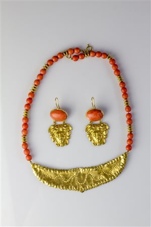 Parure in corallo e oro giallo. . . [Nessun Autore] Coral and yellow gold...