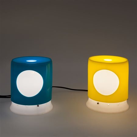JOE COLOMBO Due lampade da tavolo "4008/5" per KARTELL, 1960. Metacrilato....