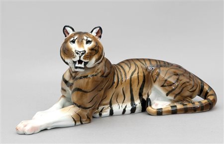 ROSENTHAL Figura di tigre, anni "50Porcellana. Cm 20 (h) x 45 x 15.