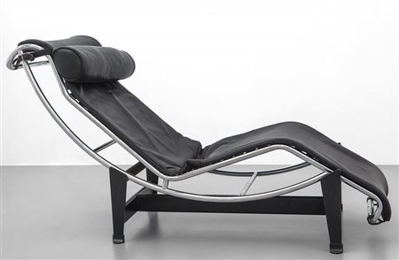 PIERRE JANNERET, CHARLOTTE PERRIANDUna chaise-longue a inclinazione variabile...