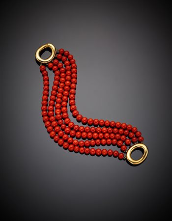 Bracciale a cinque fili di boules in corallo rosso diam 6,50 circa e chiusura...