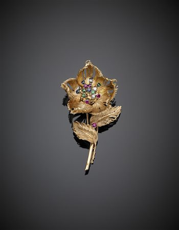 CARTIERBroche in oro rosa a guisa di fiore a petali e pistilli mobili,...