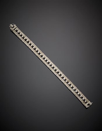 Bracciale in platino, oro bianco e diamanti, g 31,60, lungh. cm 17...