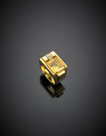 Anello in oro giallo a fascia con un quarzo citrino quadrato e diamanti...