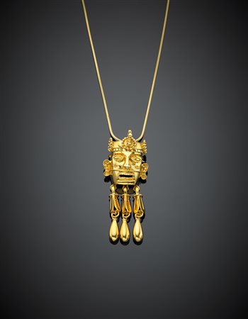 Pendente a ricordare una figura azteca con catenina "coda di topo" in oro...