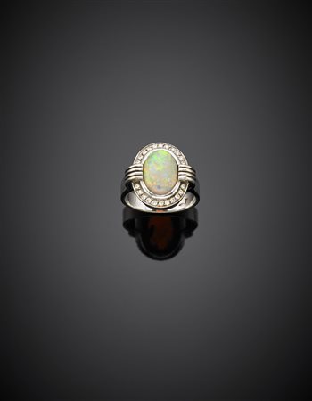 Anello in oro bianco con diamanti e opale nobile ovale cabochon g 9,17 misura...