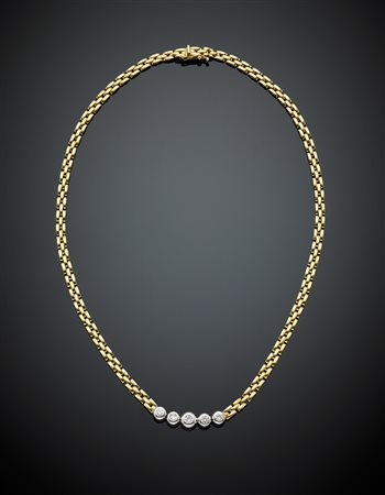 Collier in oro giallo e bianco a maglia modulare con cinque diamanti, per...