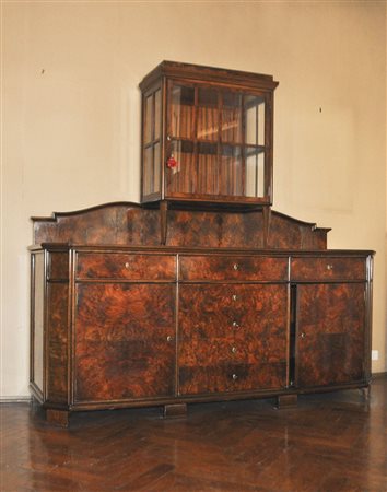 Josef Zotti Große Vitrine, 1924;Höhe 210, Breite 206 cm, Tiefe 62 cm Grande...