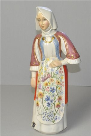 Pulchra ceramiche Donna in costume sardo, anni '30;Porcellana dipinta, h. 42...