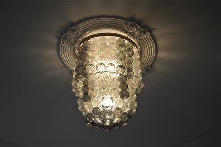 Venini Lampadario con sfere in vetro soffiato iridescente , anni '50;h ca 70...