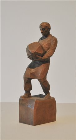 Albert Prantl (Schwaz 1892 – 1965) Tragender;Holz, Höhe 27,3 cm Monogrammiert