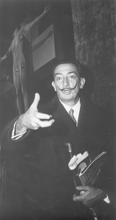 OSVALDO SALAS (1914 - 1992) Salvador Dal“, 1954 Stampa alla gelatina ai sali...