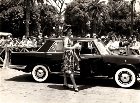 CARLO RICCARDI Auto e moda al Pincio, 1960 Vintage, stampa alla gelatina sali...