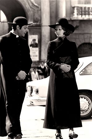 TAZIO SECCHIAROLI Marcello Mastroianni e Sophia Loren nel film “La moglie del...