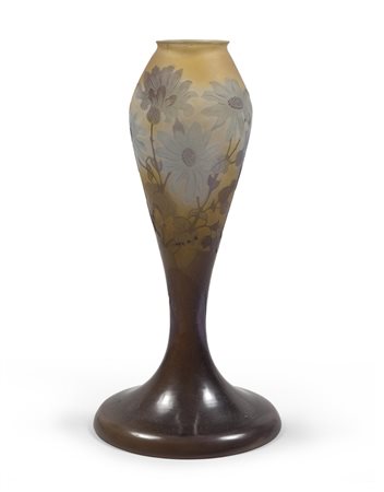 EMILE GALLÉ (Nancy 1846 - 1904) Vaso in vetro cammeo, 1905 ca. doppiato in...