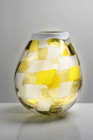 EMMANUEL BABLED Vaso in vetro pezzato con tessere giallo talpa - opalino...