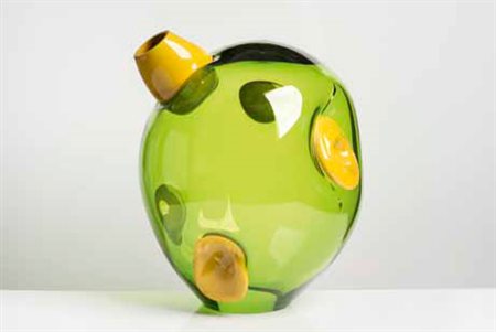 EMMANUEL BABLED Vaso “Buttons” verde con applicazioni a caldo color senape,...