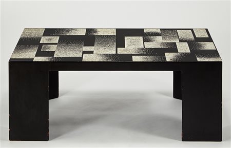 Jean Dunand (1877 - 1942) Tavolino Déco in legno rivestito in lacca nera e...