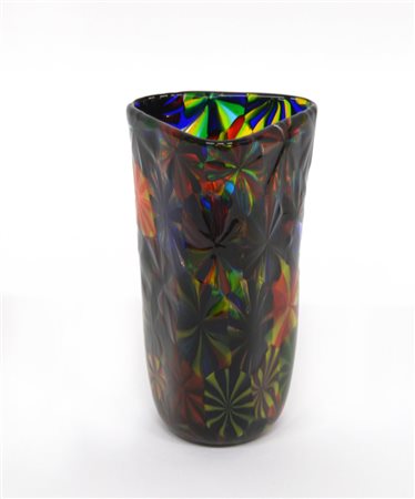 F.lli Toso Vaso a sezione triangolare a murrine stellate policrome. Murano...