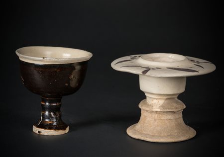 Arte Cinese Due coppe in ceramica cizhou su alto piede Cina, dinastia Song ....