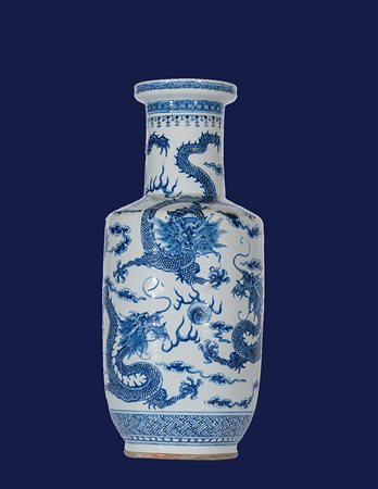 Arte Cinese Vaso a rullo in porcellana bianco blu dipinta con cinque dragoni...