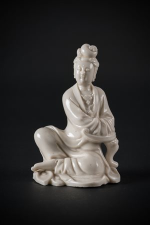 Arte Cinese Figura di Guanyin in porcellana Dehua Cina, dinastia Qing, XVIII...