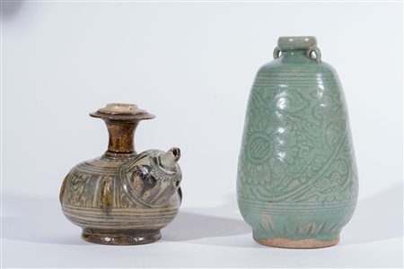 Arte Sud-Est Asiatico Vaso e Kendi in ceramica Thailandia, XV secolo . -. Cm...