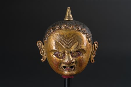 Arte Himalayana Testina di khatvanga in rame dorato e sbalzato Nepal, XIX...