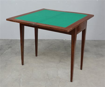 Tavolino da gioco con piano apribile a libro, gambe rastremate, sec. XIX (cm...