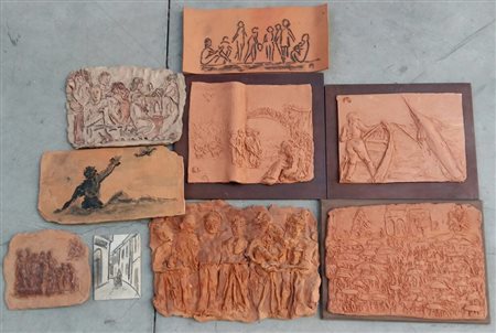 Magnaghi Matilde Cartone contenente gruppo di placche in terracotta di...