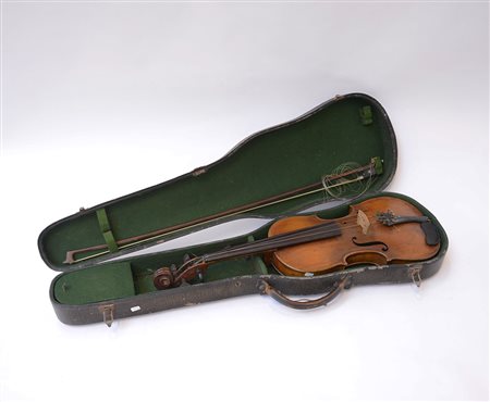 Violino della scuola di Markneukirchen, 1910-1920 c.Fondo in un sol pezzo con...