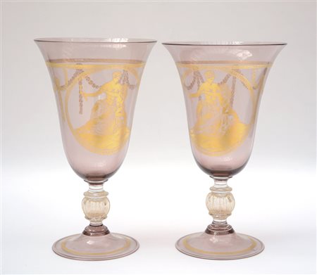 Manifattura di Murano, coppia di grandi calici in vetro violetto decorati in...