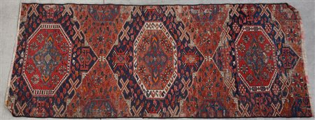 [Tappeti] Tappeto Sumak, Caucaso, inizio secolo XX. Frammento di tappeto con...