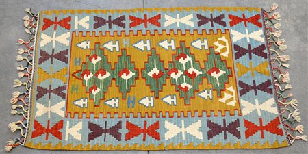 [Tappeti] Tappeto Kilim, Yugoslavia, secolo XX. Disegno geometrico in...