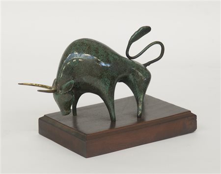 Ignoto "Toro" scultura in bronzo su base in legno (cm 23x21) firmata su una...