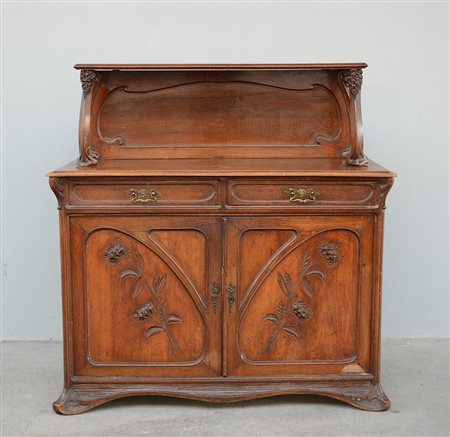 Credenza liberty a due battenti e due cassetti con alzata ad un ripiano,...