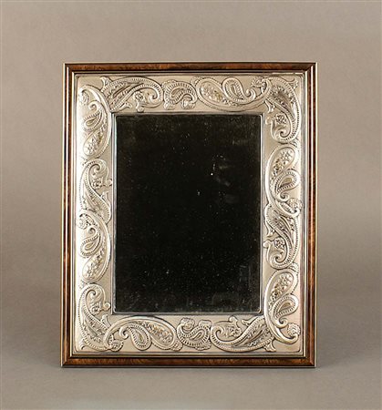 Specchiera da tavolo in argento e legno, cm. 36x30.