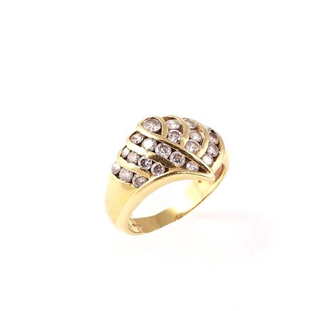 Anello in oro giallo 18kt con incastonati zirconi, gr. 6,8.