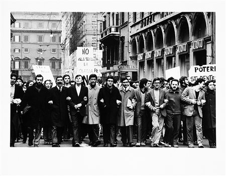 GIACCONE FAUSTO (1943)Roma, febbraio 1968 Il movimento studentesco scende in...